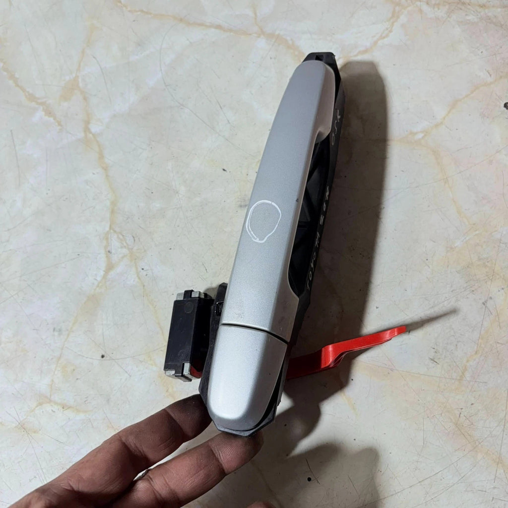 TOYOTA EXTERIOR DOOR HANDLE REAR RIGHT SIDE