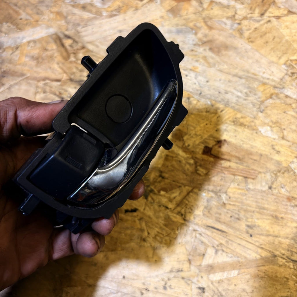 FOR 2019-ON TOYOTA AYGO FRONT LEFT SIDE INTERIOR DOOR HANDLE 692060D450