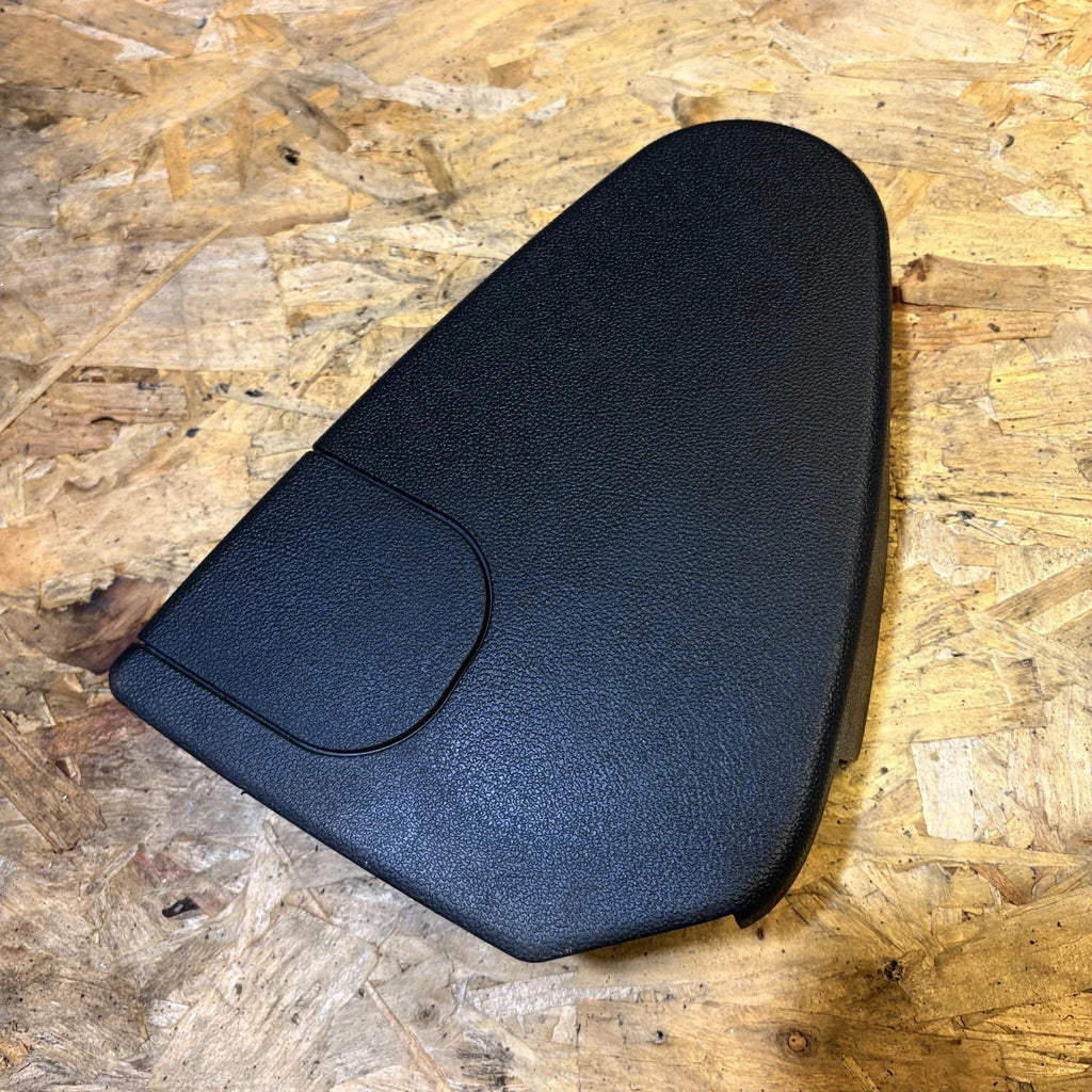 Mercedes E class W211 FRONT LEFT SEAT BELT COVER TRIM a2119184336