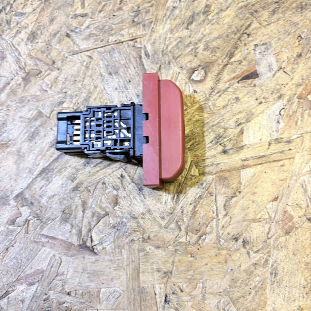 Nissan X-Trail T30 2001-2003 Hazard Warning Light Switch 25290-8H300 06016