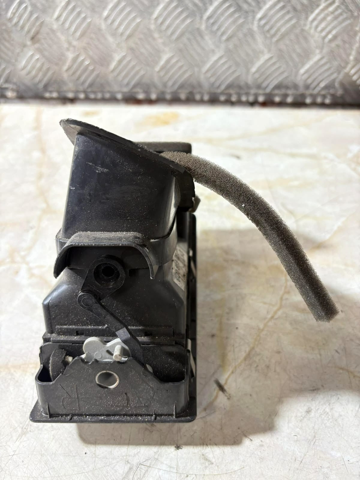 02-05 VW POLO 9N DRIVER FRONT DASHBOARD AIR VENT 6Q0819704 6Q
