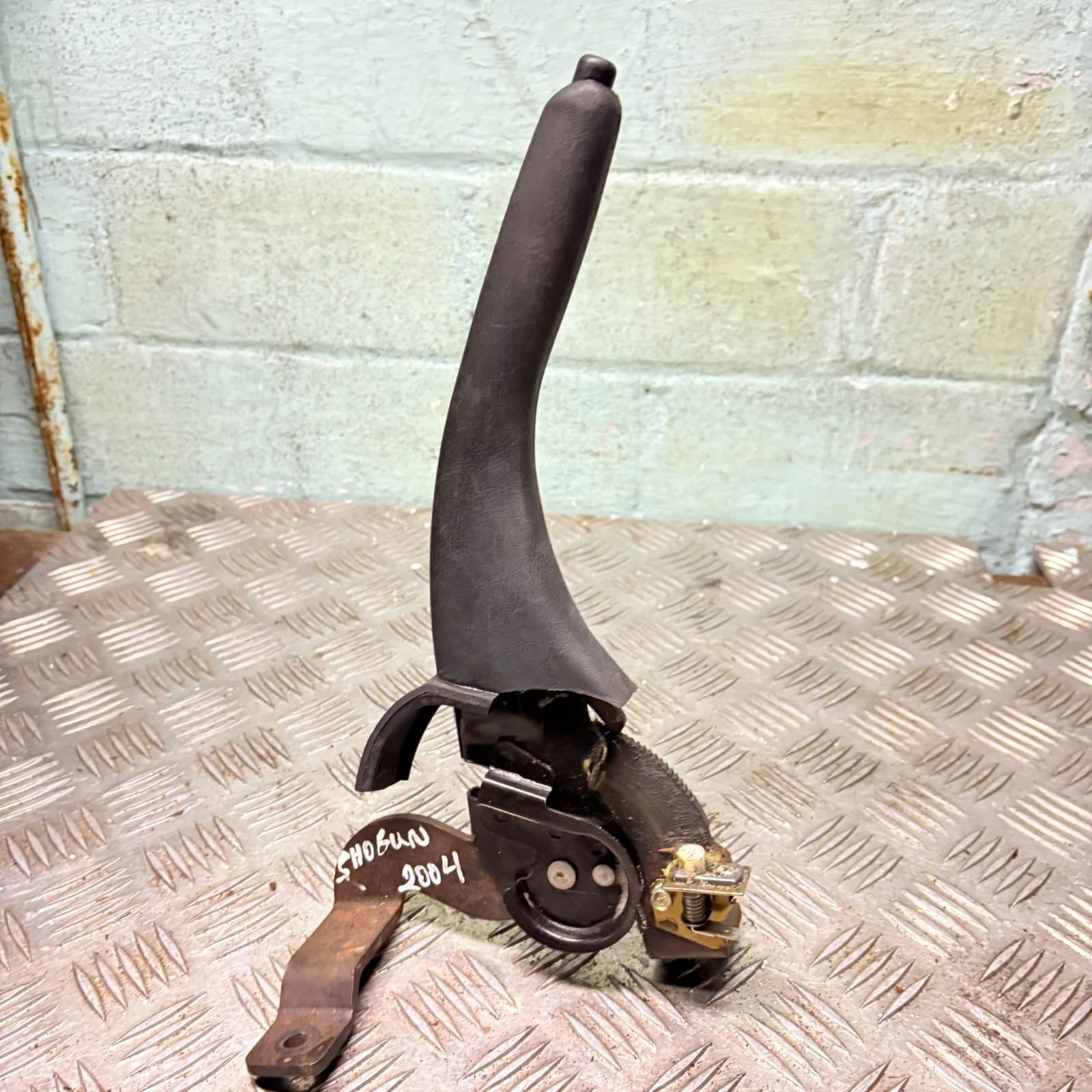 2004 Mitsubishi Shogun Emergency Parking Brake Handle Lever Assy Control