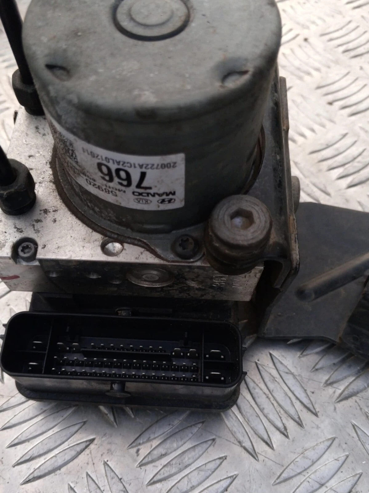 HYUNDAI TUCSON MK3 1.6 DIESEL ABS PUMP CONTROLLER MODULATOR 2020 58920-D7660