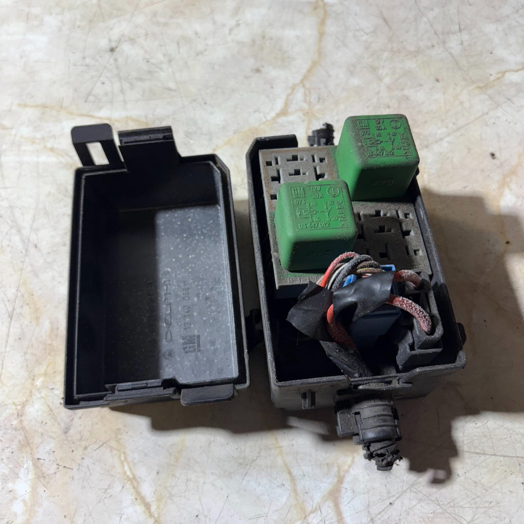 VAUXHALL COMBO CORSA 2001-2011 FUSE BOX 13106985
