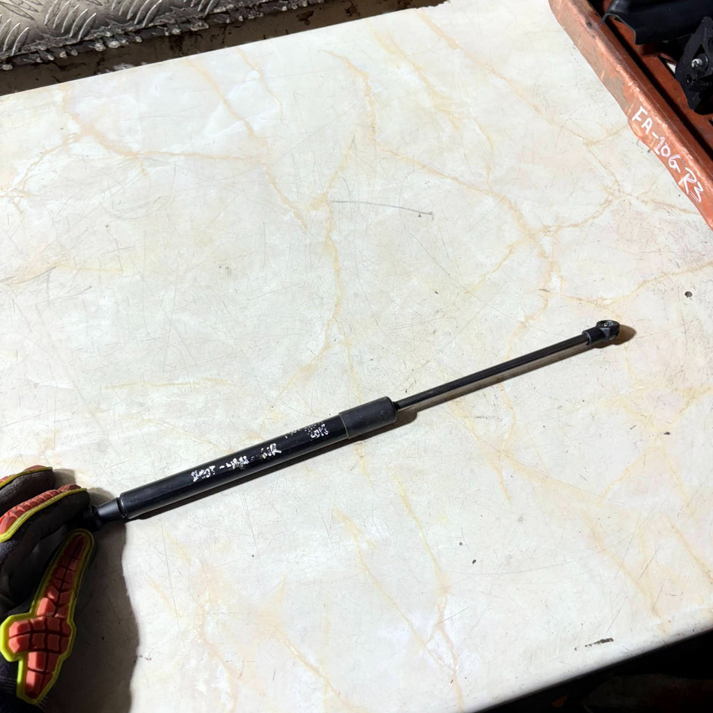 8200385560 TAILGATE GAS STRUT FOR RENAULT TWINGO 2013