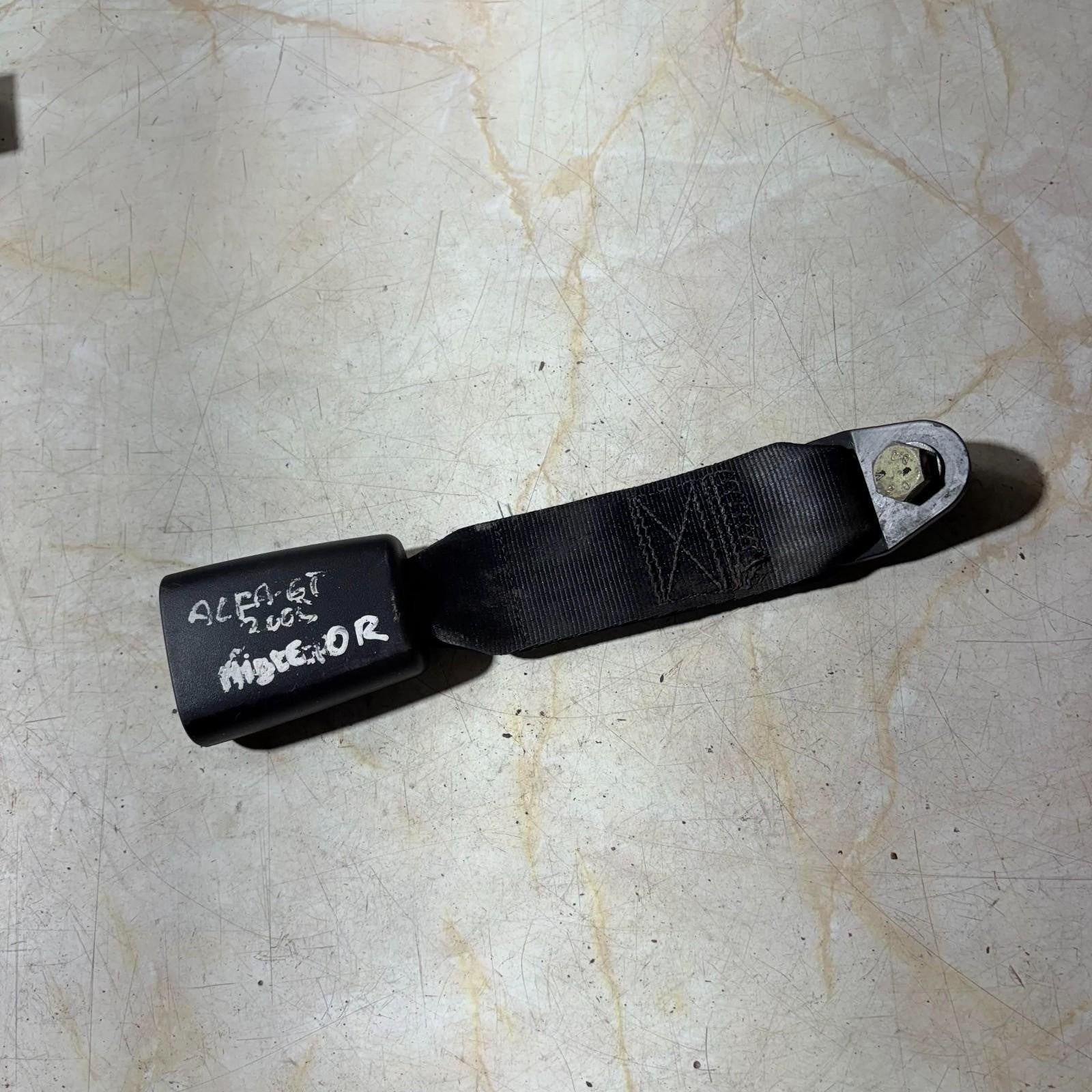 Alfa Romeo 2001-2006 Driver Side Rear Seatbelt Buckle 10447090