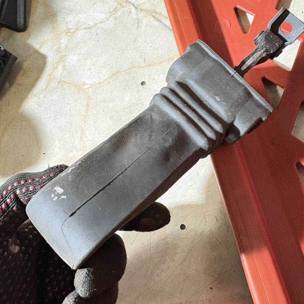 Audi A5 2012 Left Passenger Side Front Door Stopper Check Strap