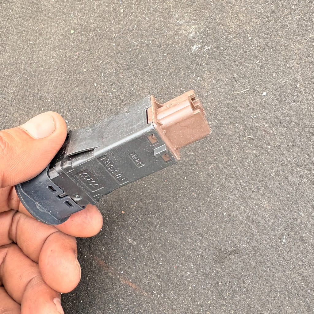 NISSAN QASHQAI J10 MK1 06-13 AIRBAG ON OFF DEACTIVATION SWITCH