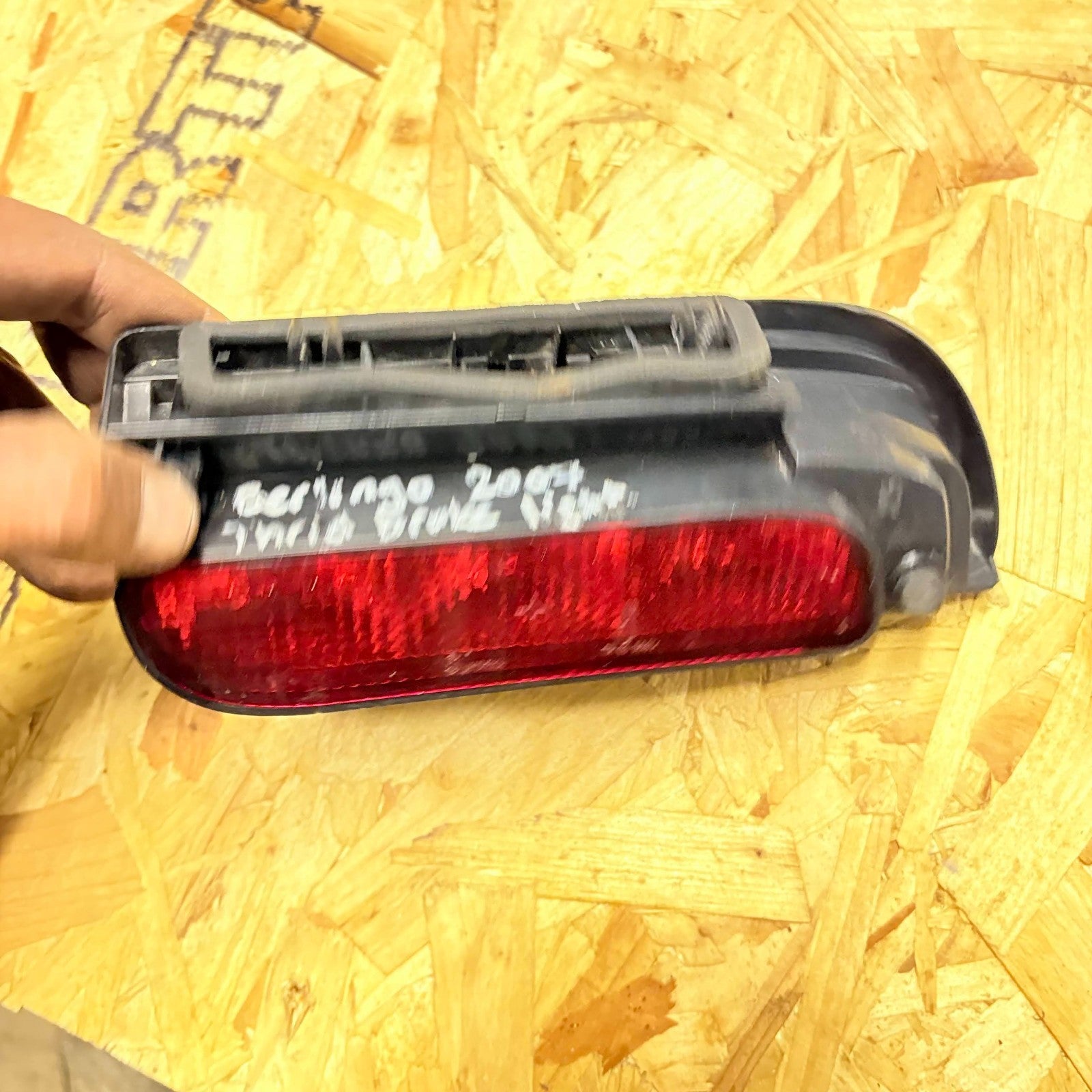 Citroen Berlingo 03-09 Peugeot Partner 00-09 Tailgate 3rd Brake Light 6350AP