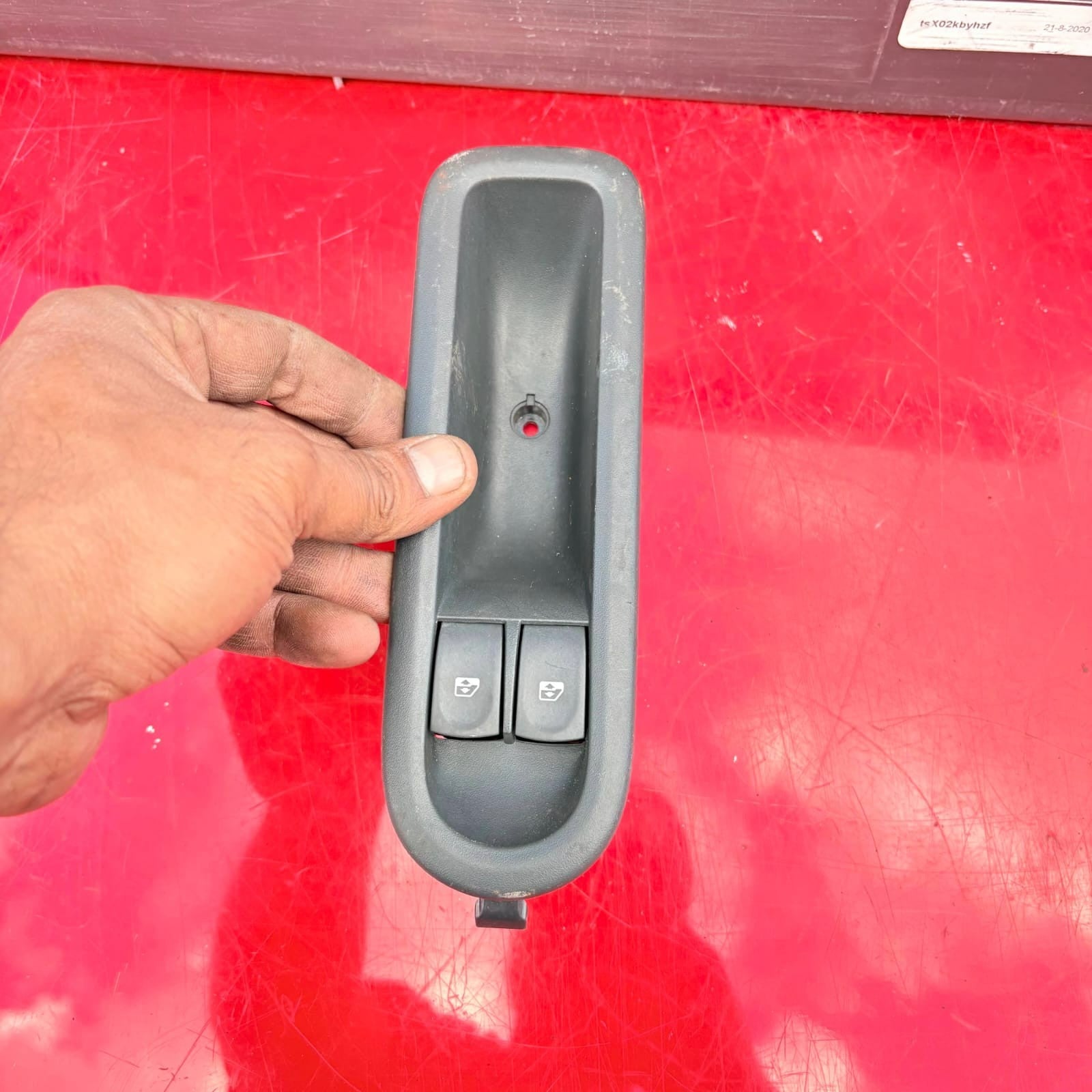 RENAULT CLIO MK3 2011 & TWINGO DRIVERS SIDE FRONT ELECTRIC WINDOW SWITCH OSF