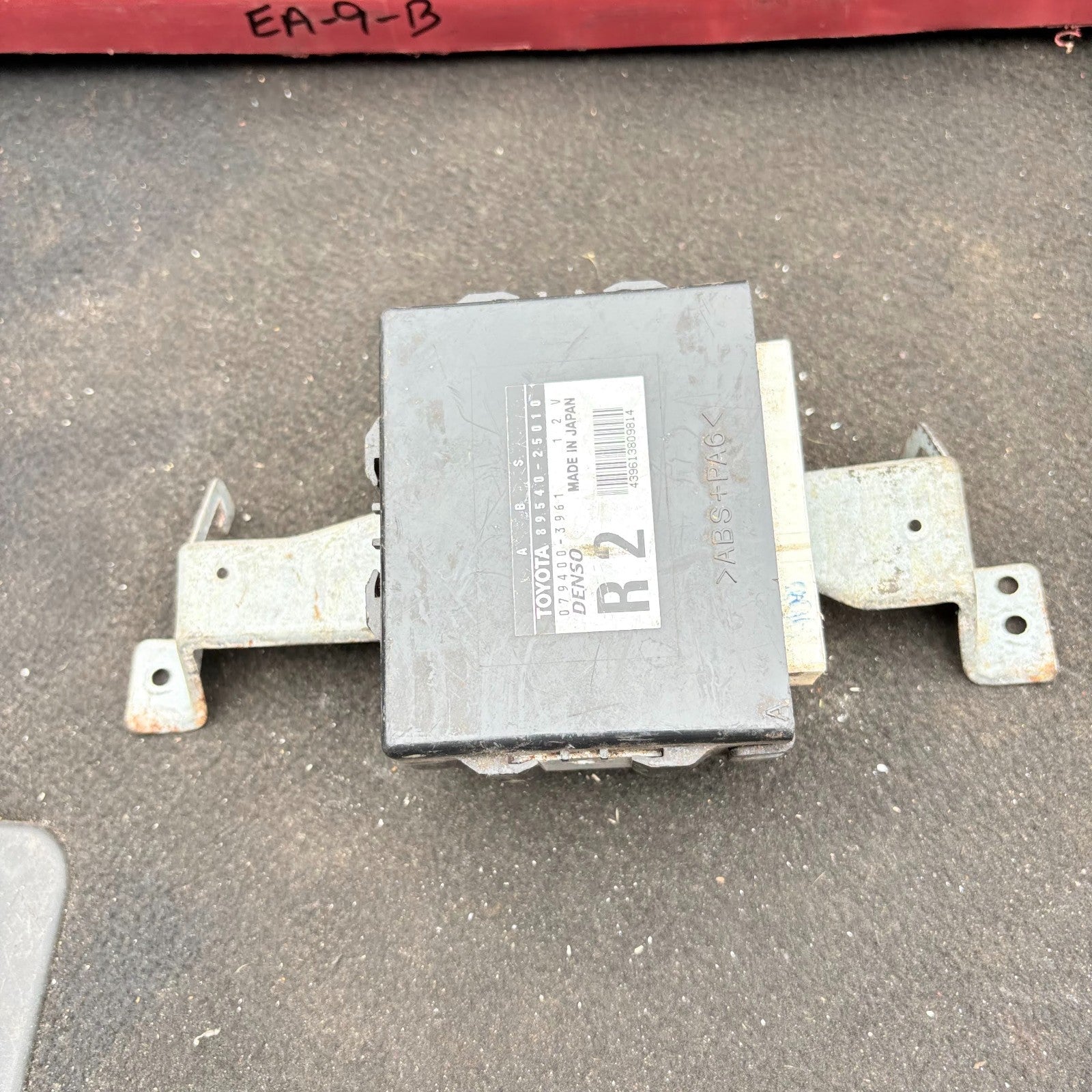 2005 TOYOTA DYNA 300 ABS Control Unit 89540-25010