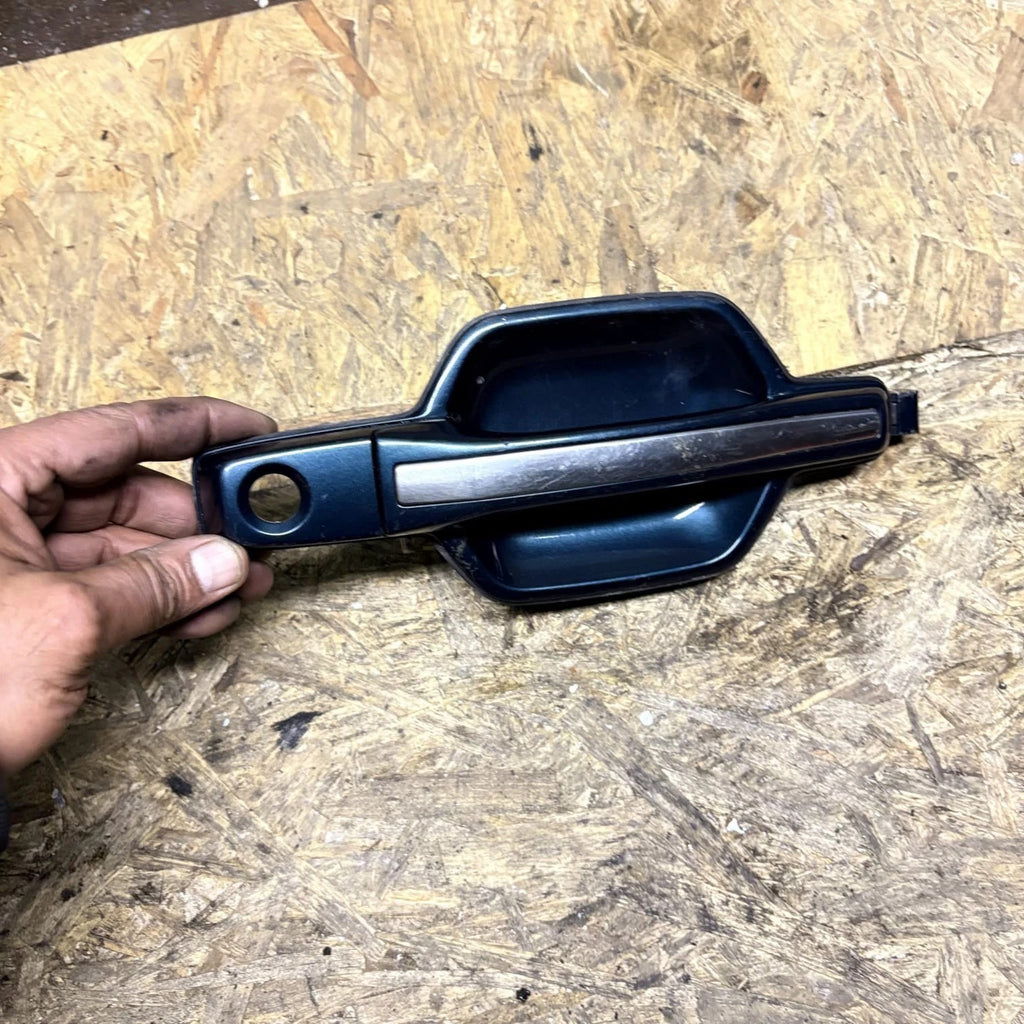 Mitsubishi Shogun Pajero Mk3 2000-2006 Front Left Door Handle Blue V68W V78W