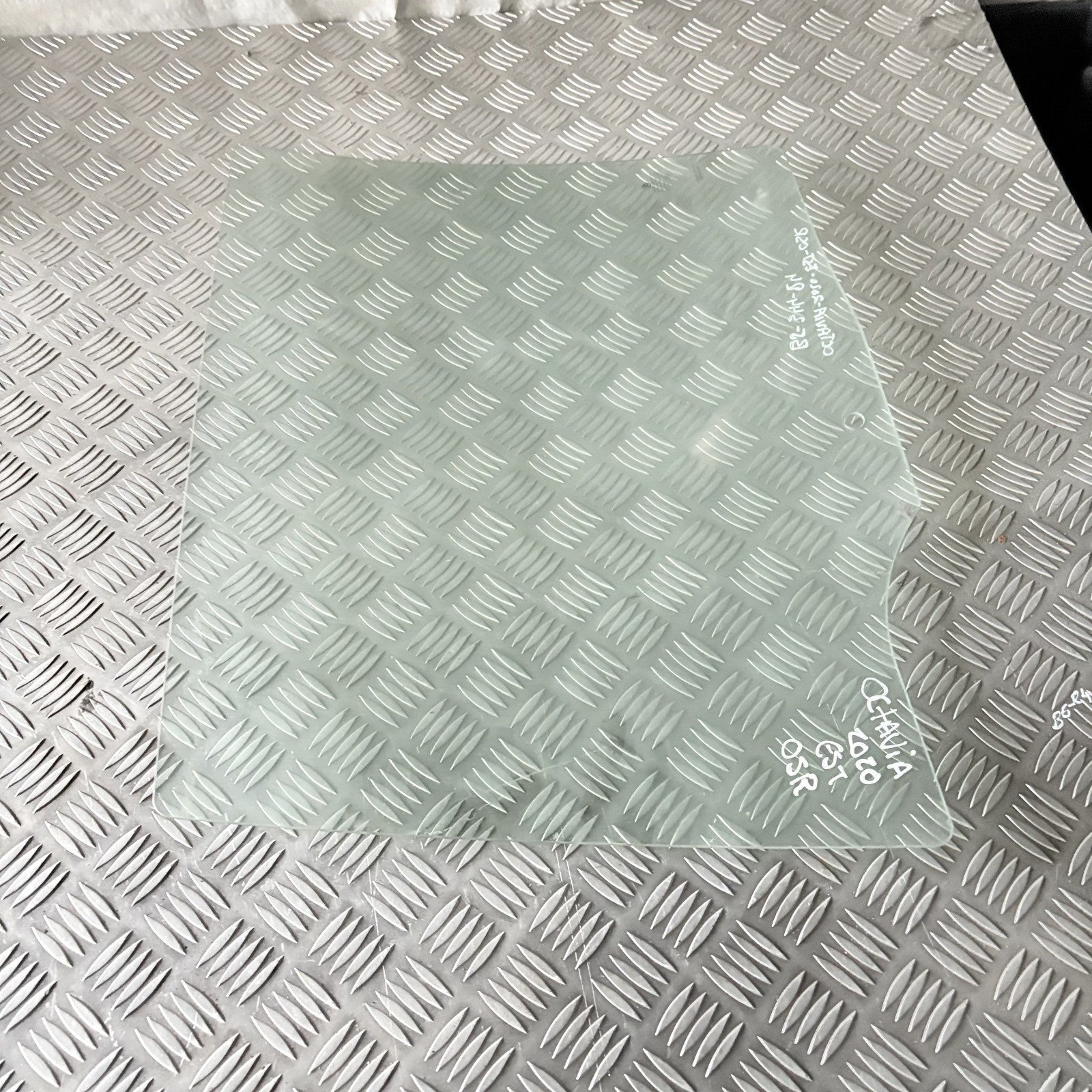 2017-2020 Skoda Octavia Estate Right Driver Rear Window Glass