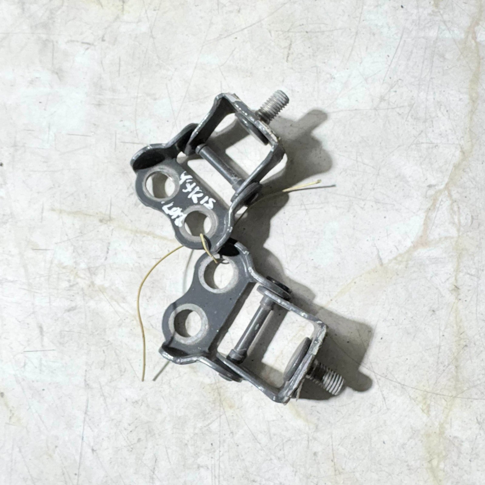 TOYOTA YARIS XP90 3/5DR 2005-2011 REAR BOOT TAILGATE HINGES PAIR 68801-52010