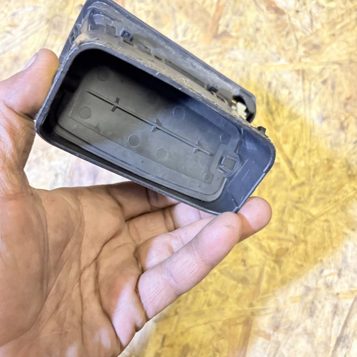 TOYOTA COROLLA 2003-2008 E120 AIR VENT LEFT PASSENGER FRONT BOURBON8222