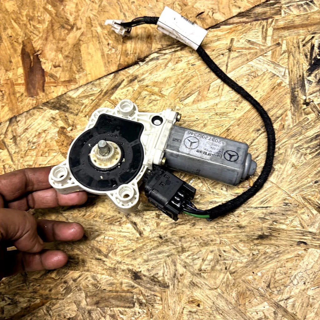 MERCEDES BENZ C E CLASS W203 W211 NSF WINDOW MOTOR A2118202942 2003