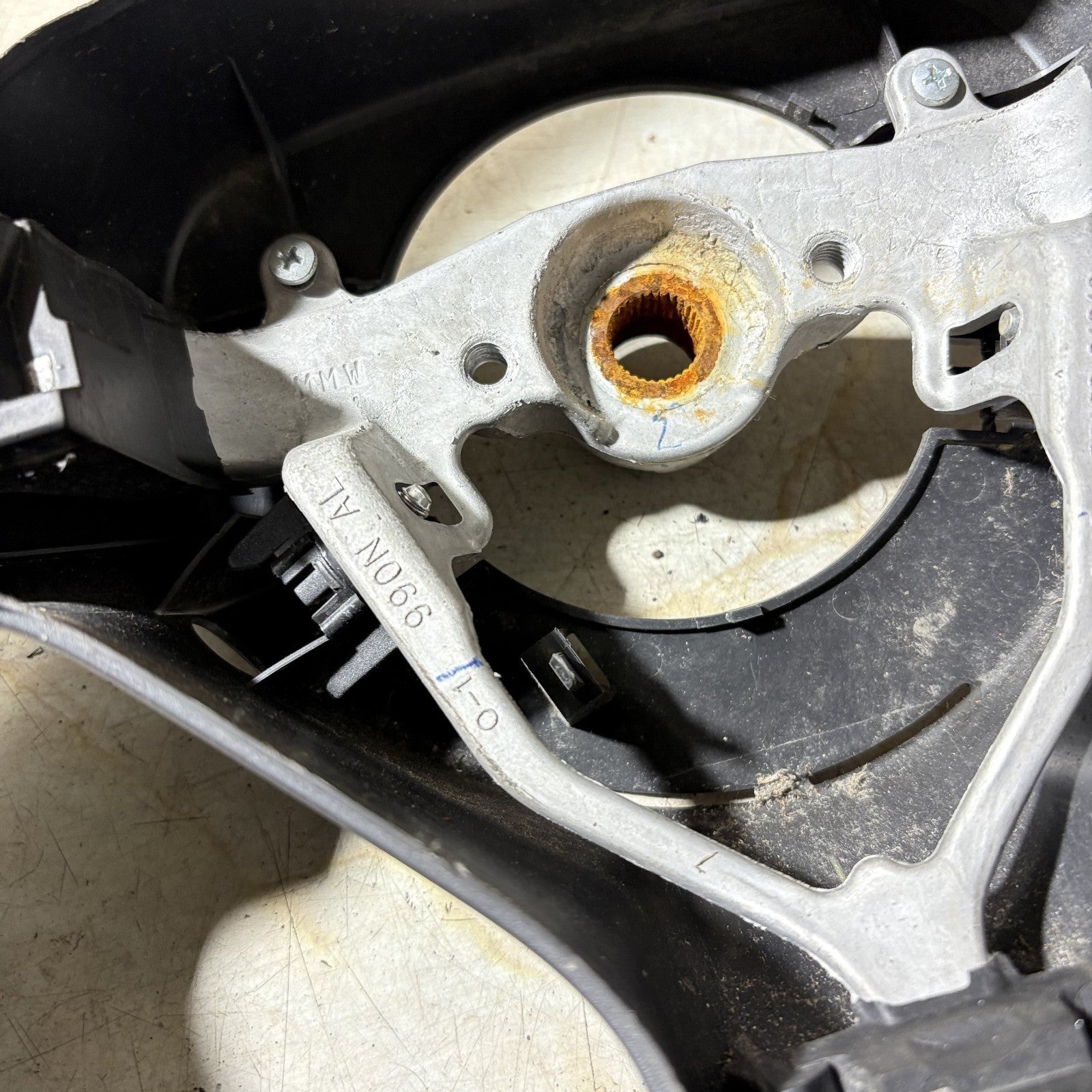 Peugeot 107 Citroen C1 Toyota Aygo 2005-14 3-Spoke Steering Wheel GS120-01840