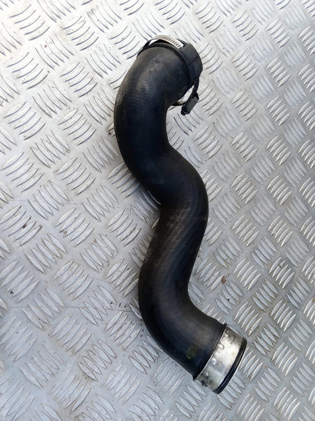 GED52552 Audi A4 S4 B6 8E 8H 2004 Diesel intercooler hose pipe