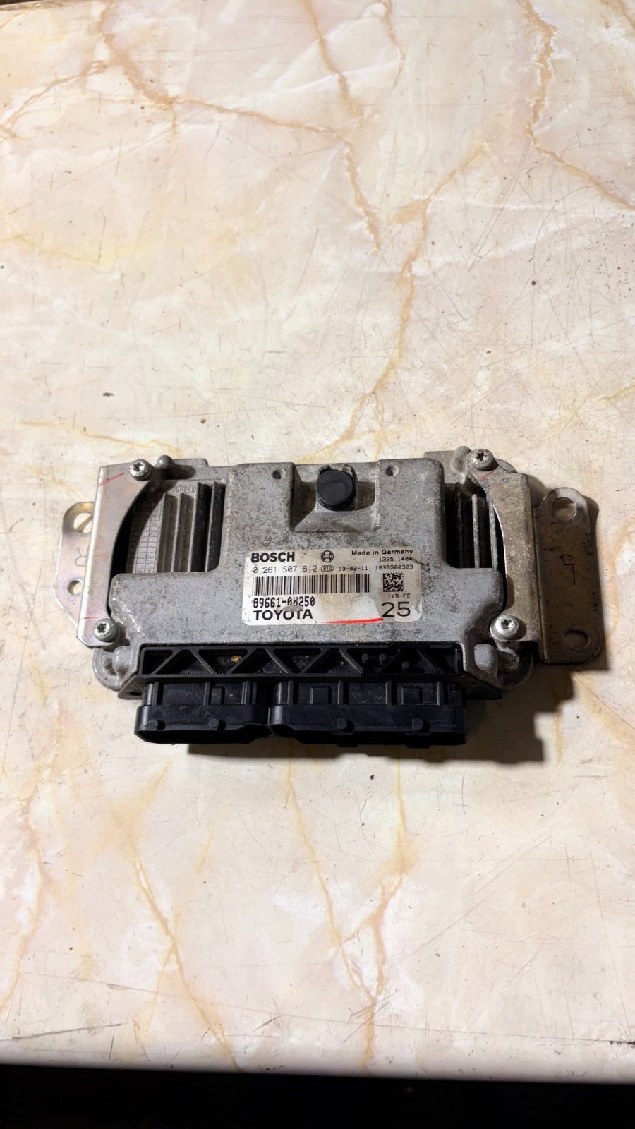 Toyota Aygo 2015 Bosch 0 261 S07 612