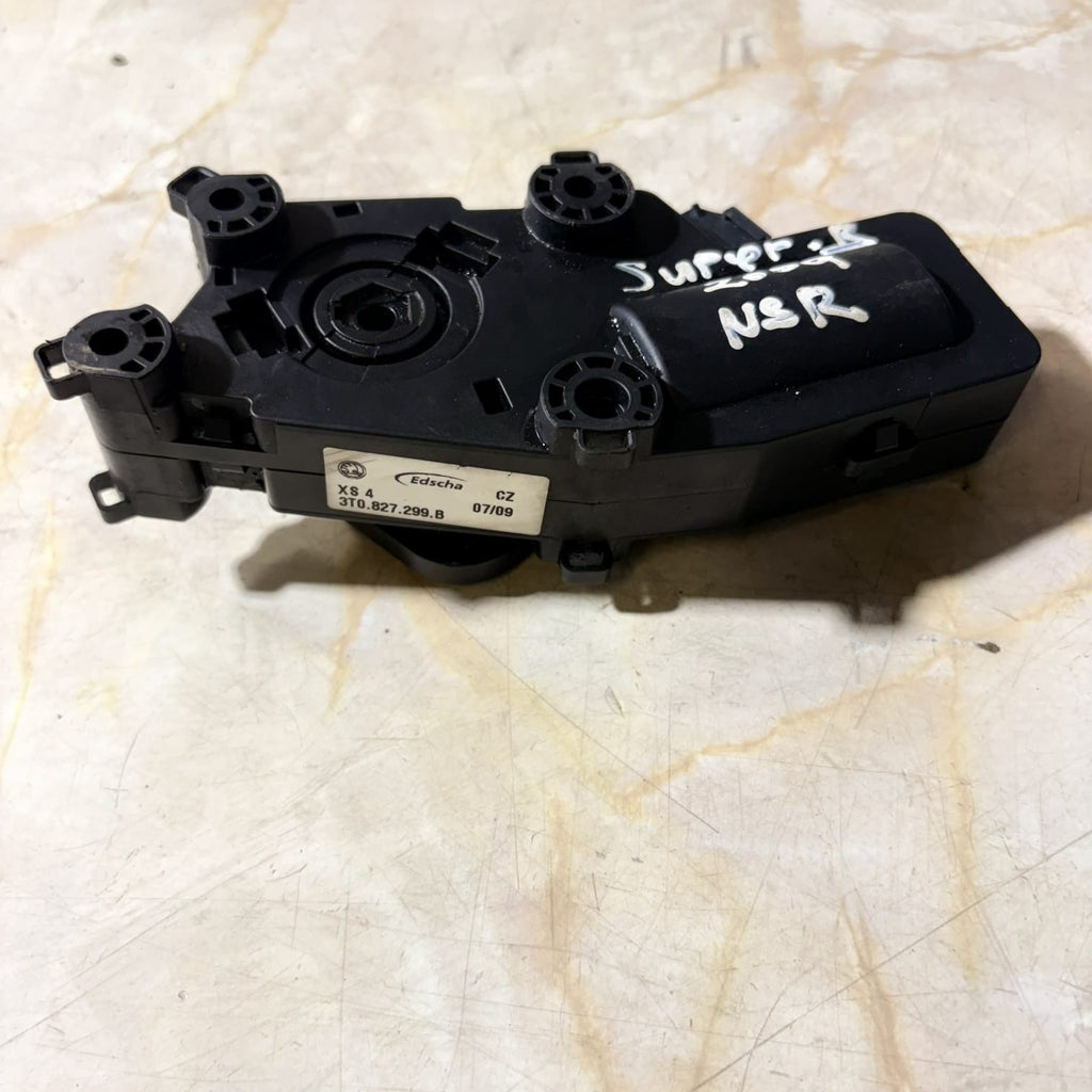 2009 SKODA SUPERB PASSENGER REAR BOOT LOCK 3T0827299B (36/99) NSR