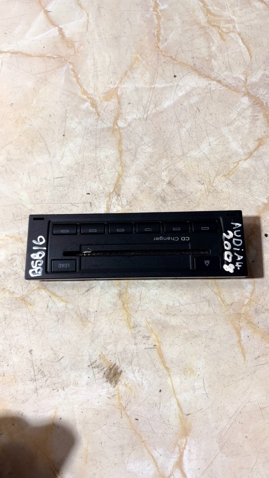Audi A4 8P 2008 CD DVD changer CFE00392