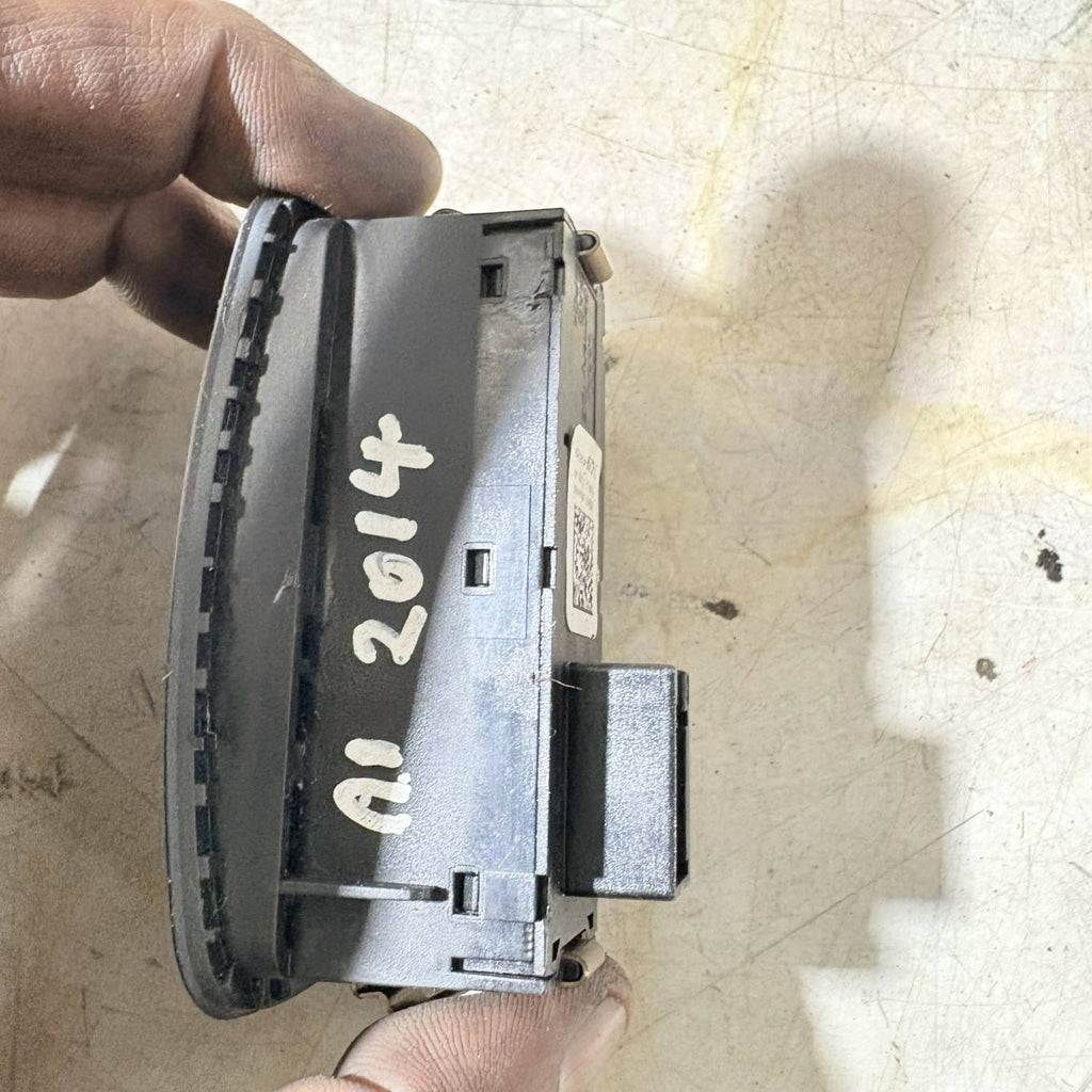 Audi A1 Hazard Switch Button 8X0959672C-2014