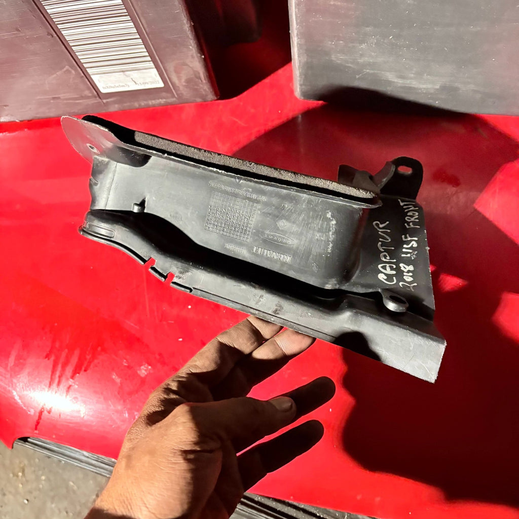 Renault Captur 2013-2019 Left Side Front Closure Cowl 668638829R