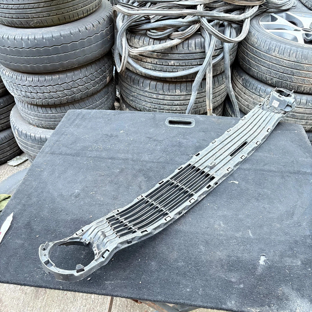 Toyota Aygo MK2 2014-2018 Front Bumper Lower Centre Grille 162041200100