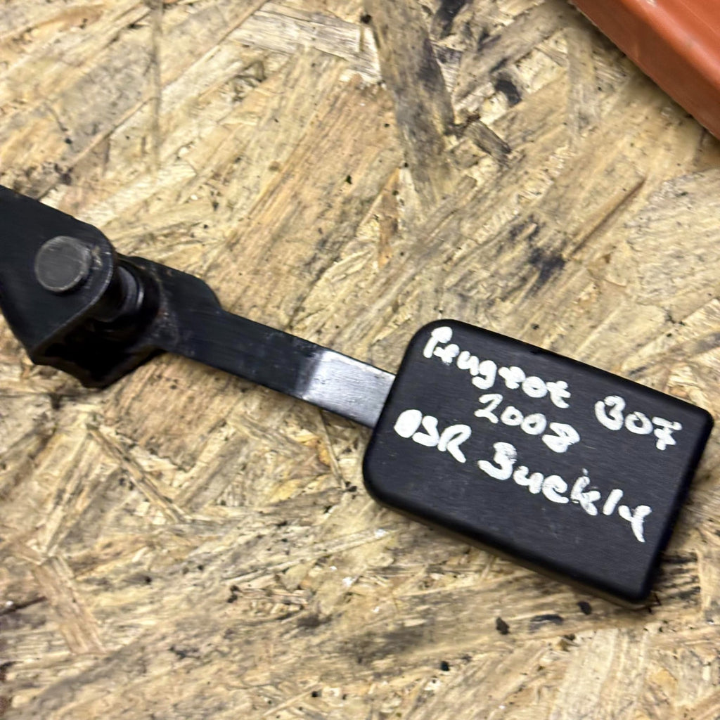 Peugeot 307 Rear Right Seat Belt Buckle Clip B6009409 2001-2008
