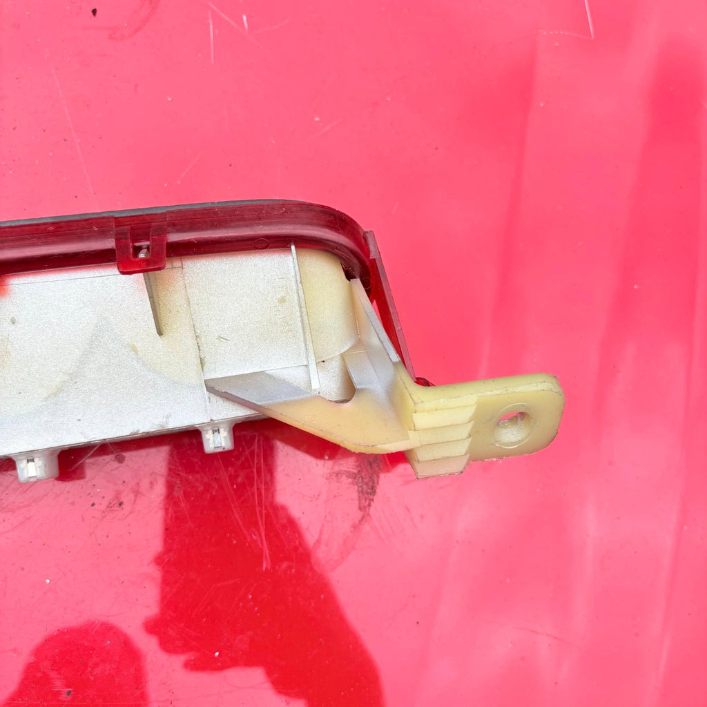 Toyota Corolla Verso R1 2004-2009 High Level 3rd Brake Stop Light 81570-0F011