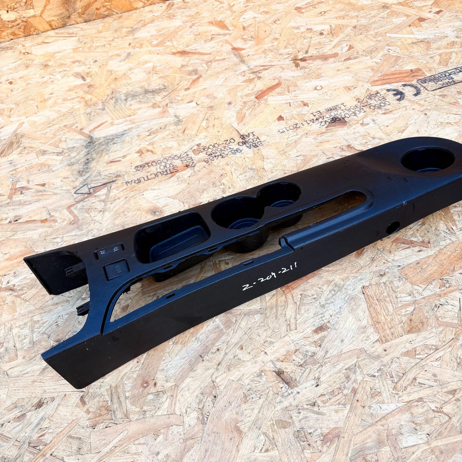 Renault Clio Centre Console Cup Holder Trim 0.9L TCe H4FT Red13-18 MK4