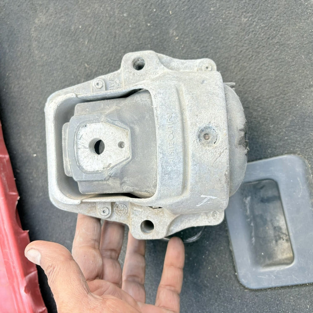 Audi A4 A5 S5 B8 Engine Mount 2007-2016 8R0199381
