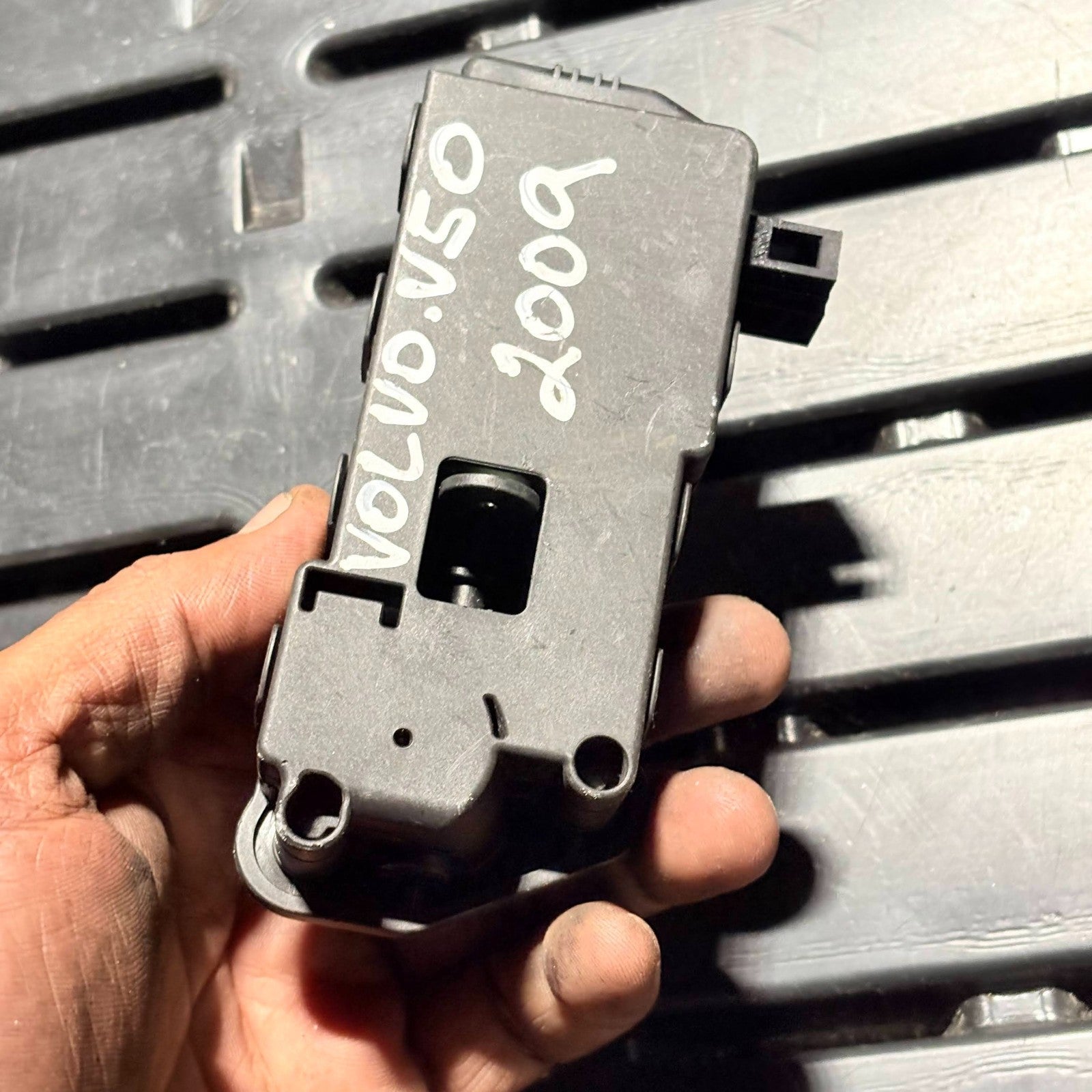 30716754 VOLVO V50 Trunk Door Lid Lock Mechanism Actuator