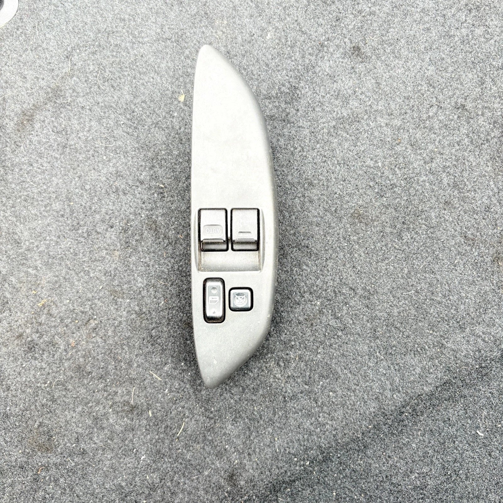 Toyota Yaris MK2 2005-2011 Front Right Driver Side Electric Window Master Switch