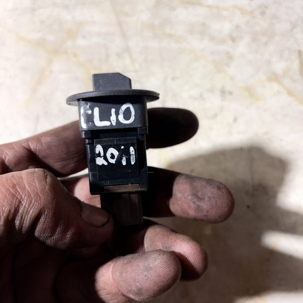 #15 2011 DACIA SANDERO AIRBAG ON OFF SWITCH 681995427R