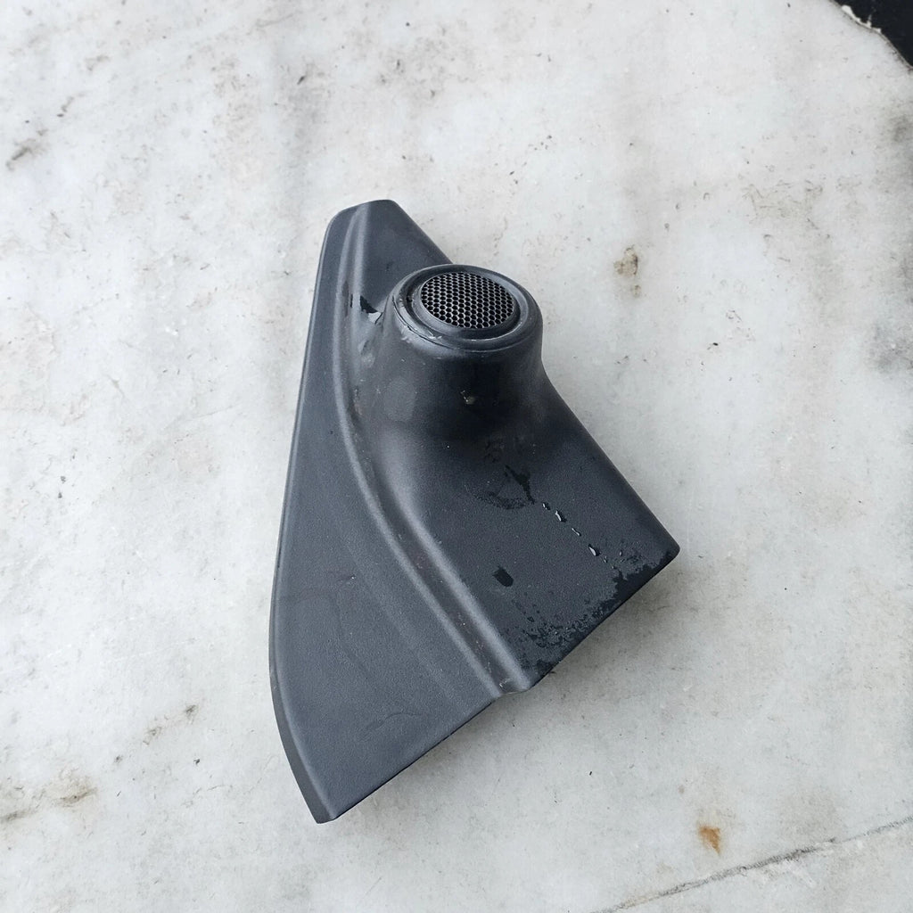 (2017) TOYOTA HILUX MK8 OSF DRIVER SIDE FRONT DOOR TWEETER + TRIM 67491-KK020