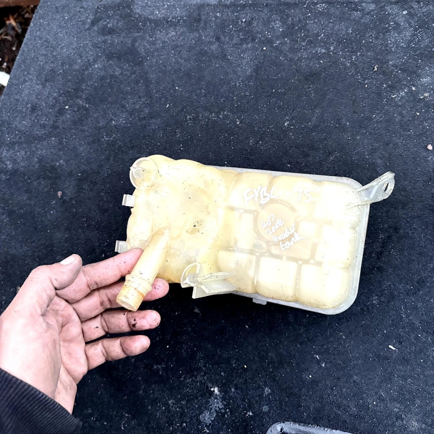 Expansion Tank coolant (RADIATOR EXPANSION TANK BOTTLE )for Ci UK1289042-26 2008