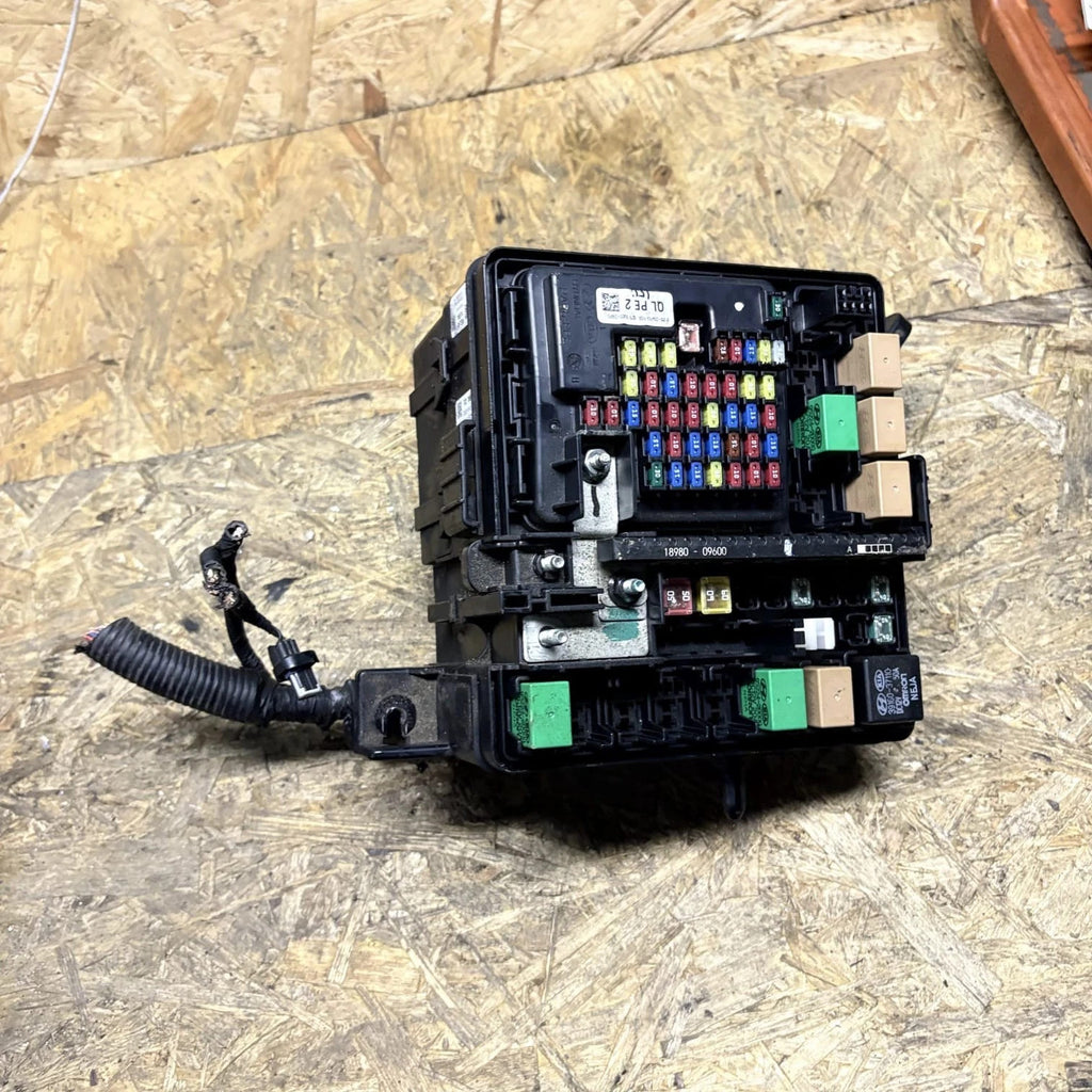 Kia Sportage 2018-2022 Petrol Engine Bay Fuse/Relay Box 914H0-F1380 91990F1540