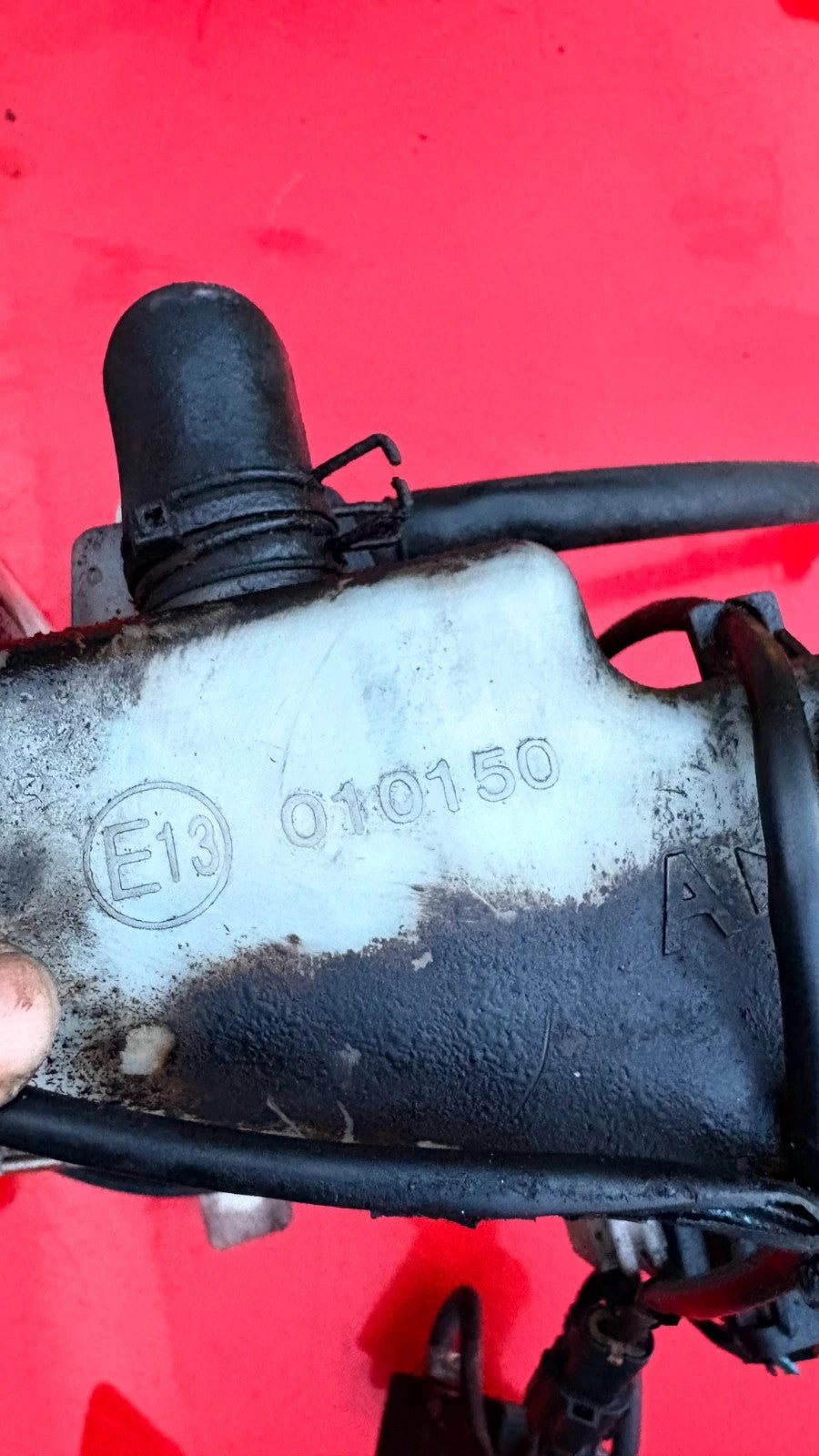 Kia Sorento 2002-2009 Windscreen Washer Bottle Reservoir Tank 984003E000