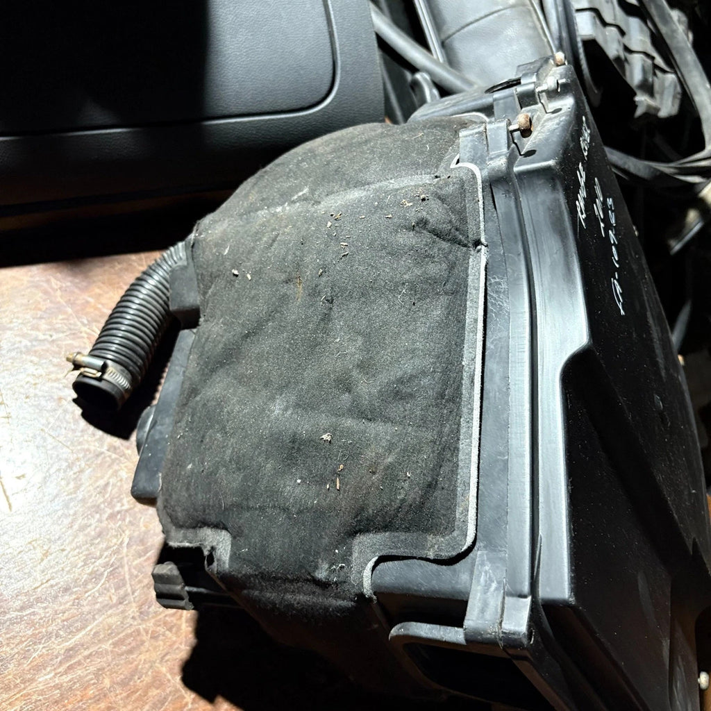 Range Rover L322 2010-2012 ECU Housing Engine Computer Fuse Box Case 7516708-01