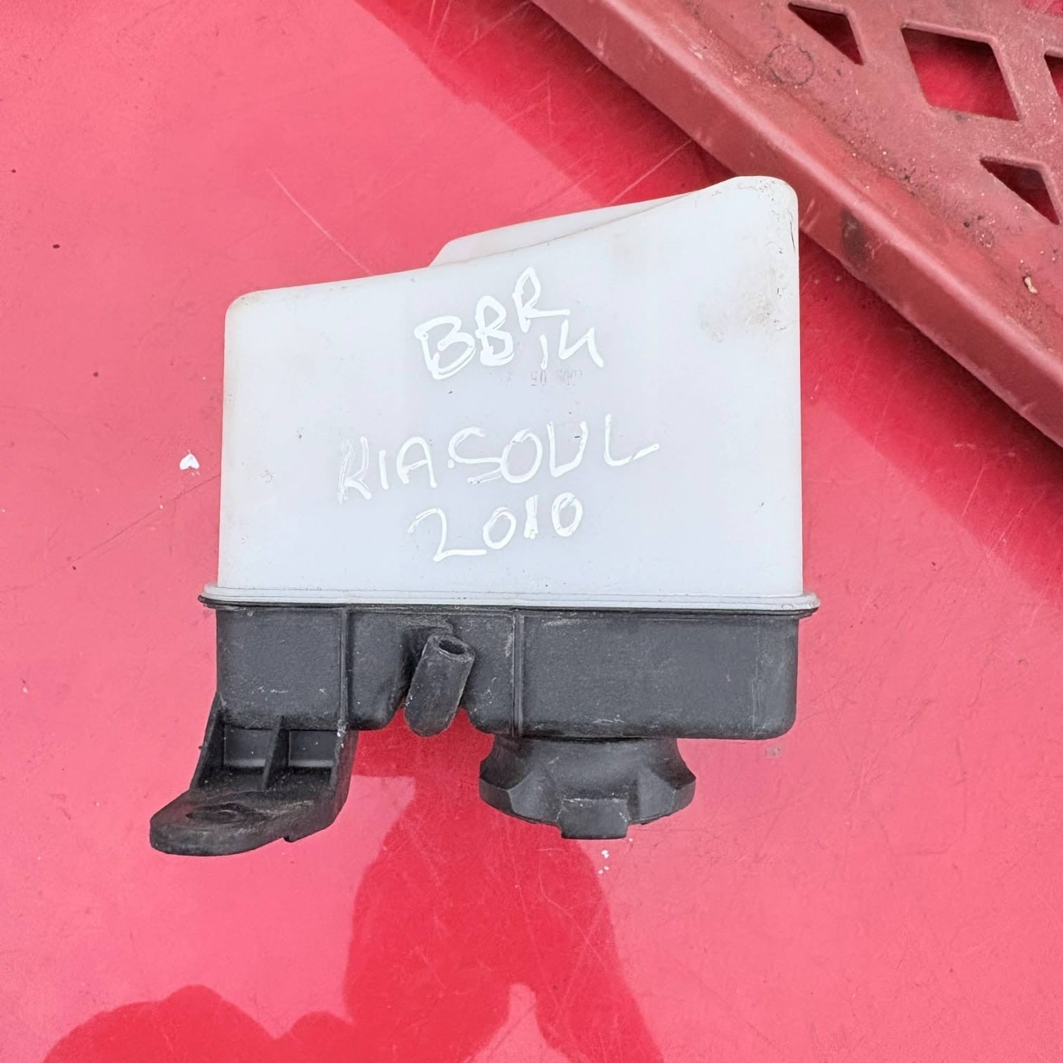 Kia Soul AM 2009-2013 1.6 CVVT 93kW Coolant Expansion Tank Reservoir 25431-2K000