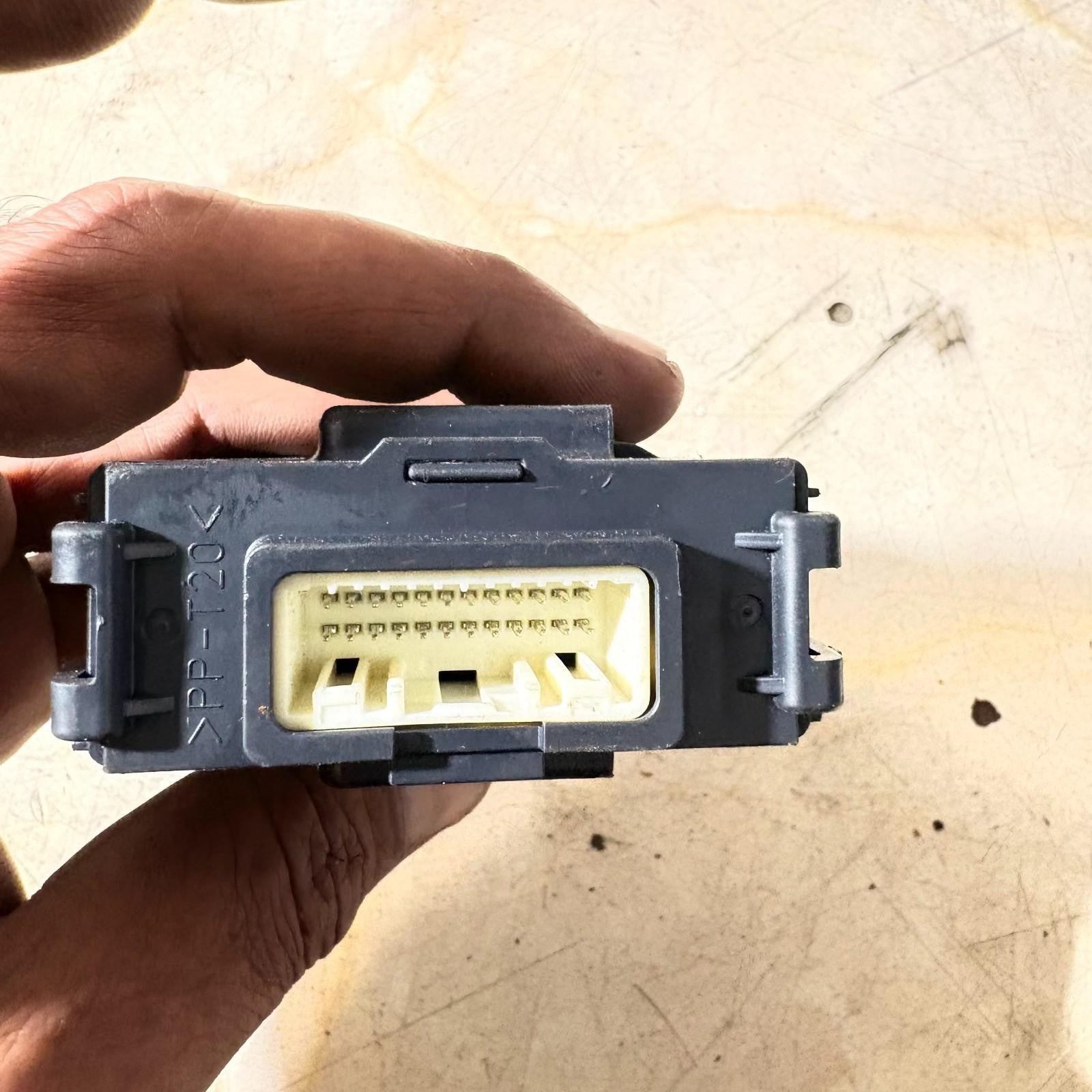 NISSAN QASHQAI J11 1.5 dCi ANTI SKID CONTROL MODULE ESP ECU 476A04EA0A 2013-2020