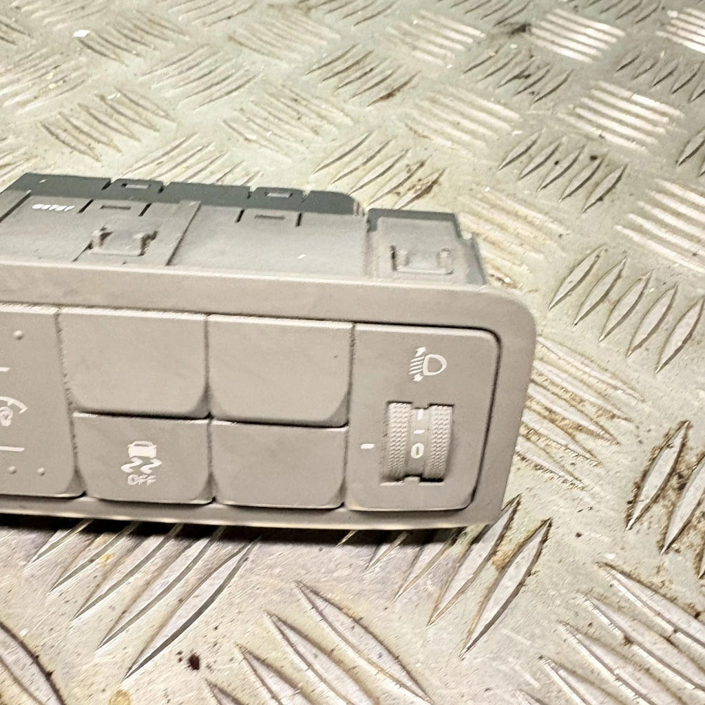 2014 KIA SOUL CRDI MK2 5DR 1.6 TRACTION CONTROL SWITCH 96790-B2610