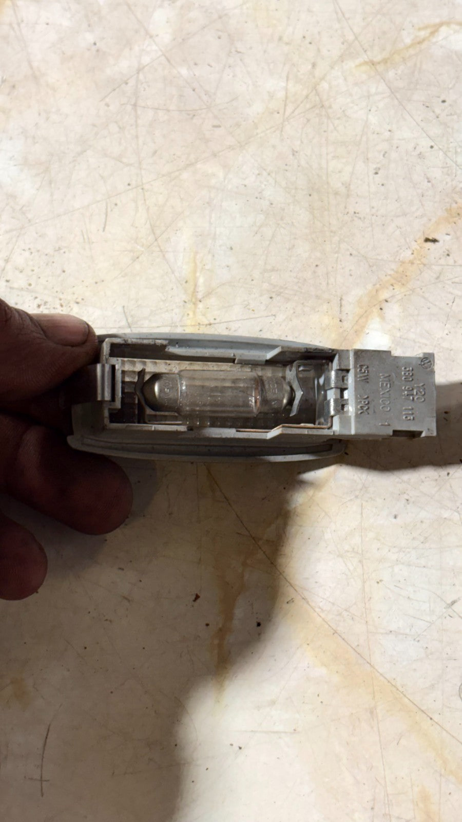 VOLKSWAGEN INTERIOR LIGHT 3B0947113