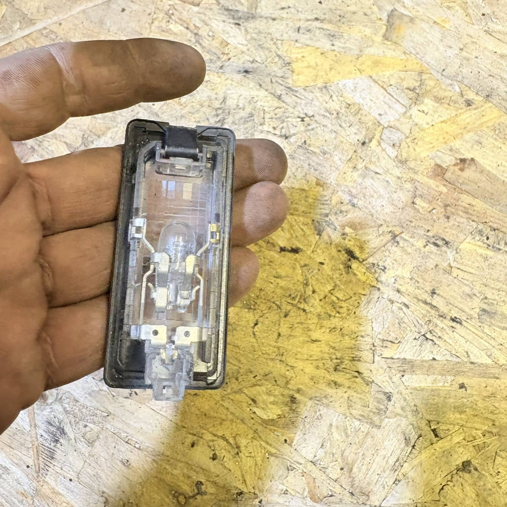 Number Plate License Light Lamp Octavia Mk3 5E5 Estate Non-LED VW