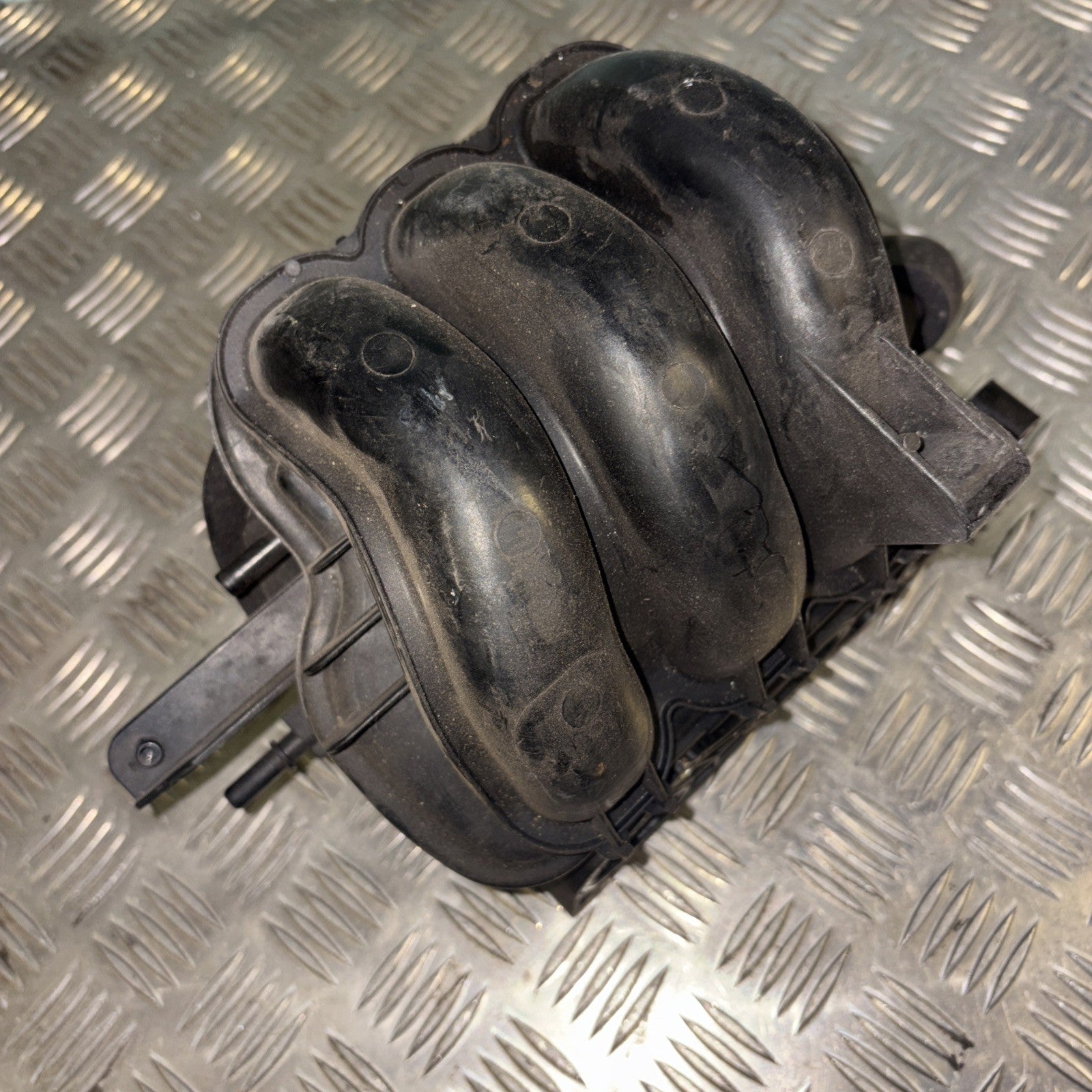 Peugeot 107 Inlet Manifold Injector Rail 1.0 Petrol 1KR Citroen C1 Toyota Aygo