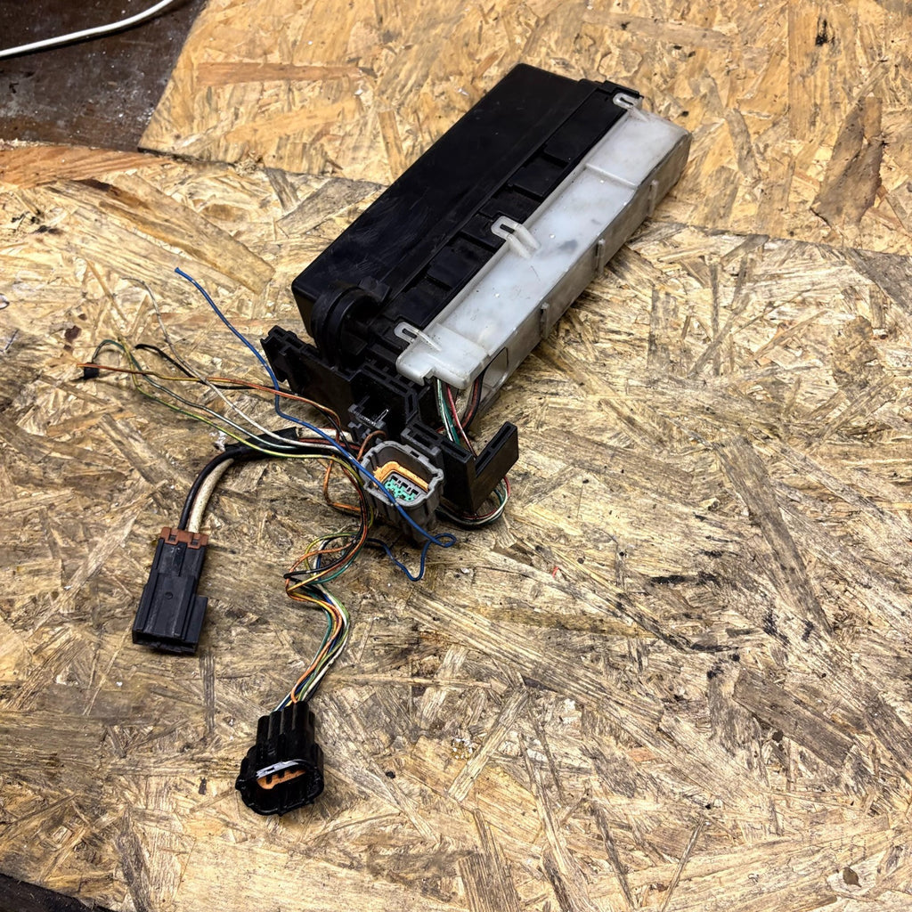 Nissan Micra K11 1998-2002 Fuse Relay Box 25230-9F920 Under Bonnet