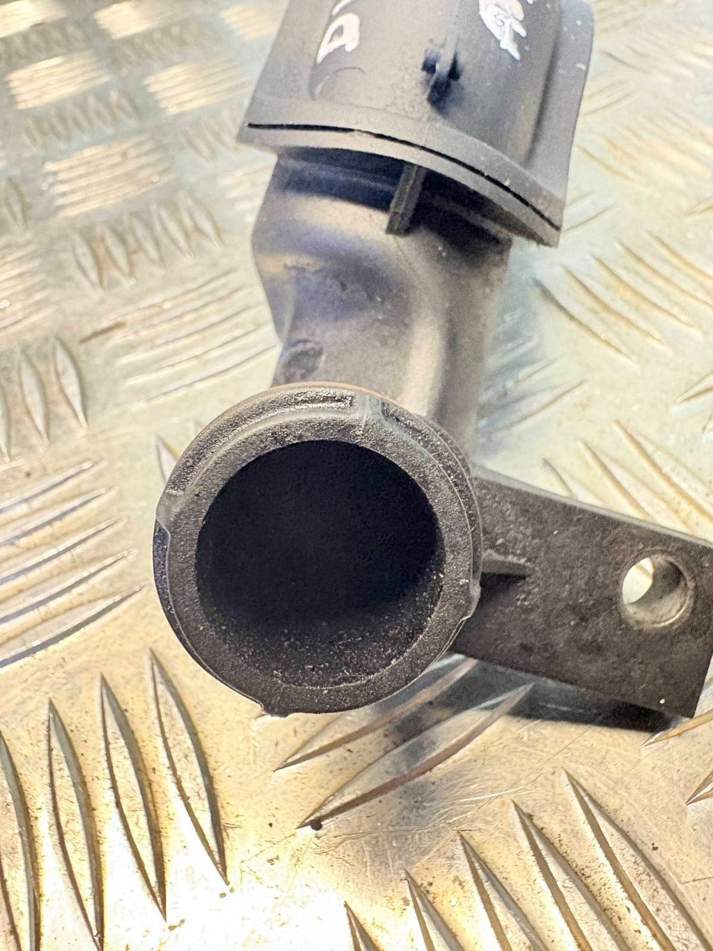 2007 2.0 HDI PEUGEOT 407 OIL FILLER PIPE & CAP 9654733980