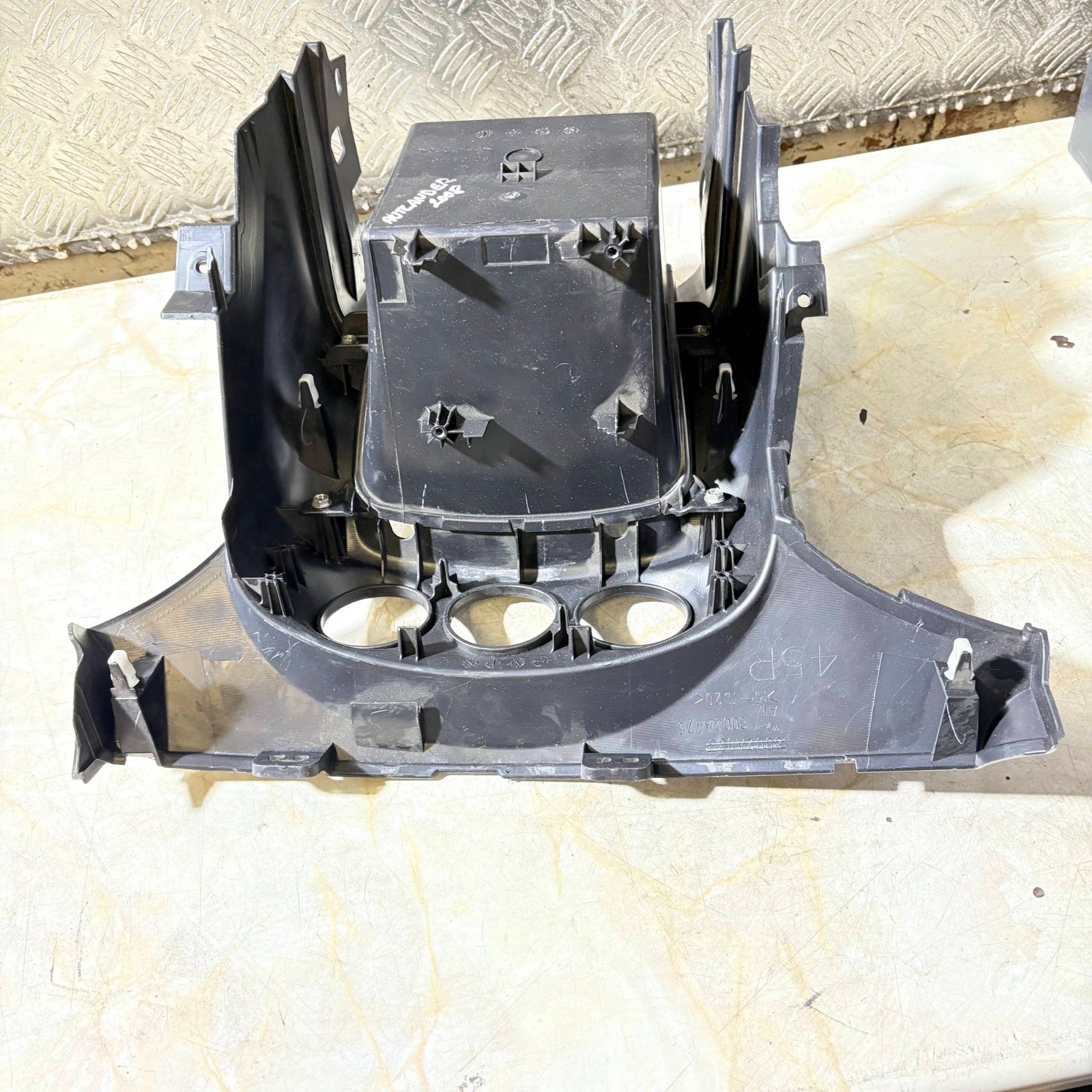 MITSUBISHI OUTLANDER 2006-2012 HEATER CONTROL UNIT SURROUND 8010A143