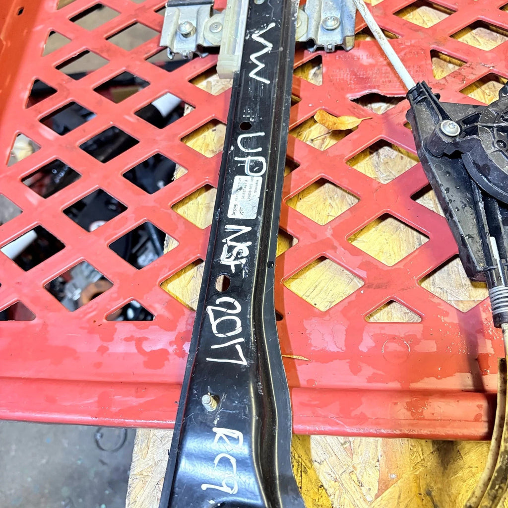 VOLKSWAGEN UP 2017 LEFT FRONT WINDOW REGULATOR 1S0959802